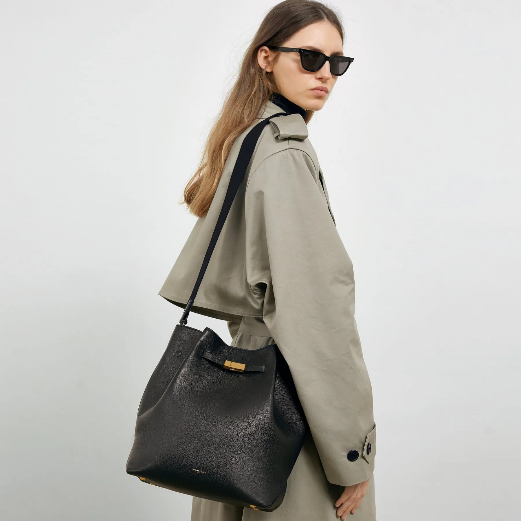 Discount DeMellier The New York Large Bucket Khaki Small Grain