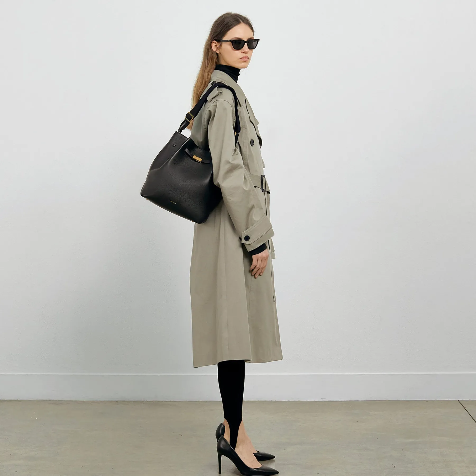 Discount DeMellier The New York Large Bucket Khaki Small Grain
