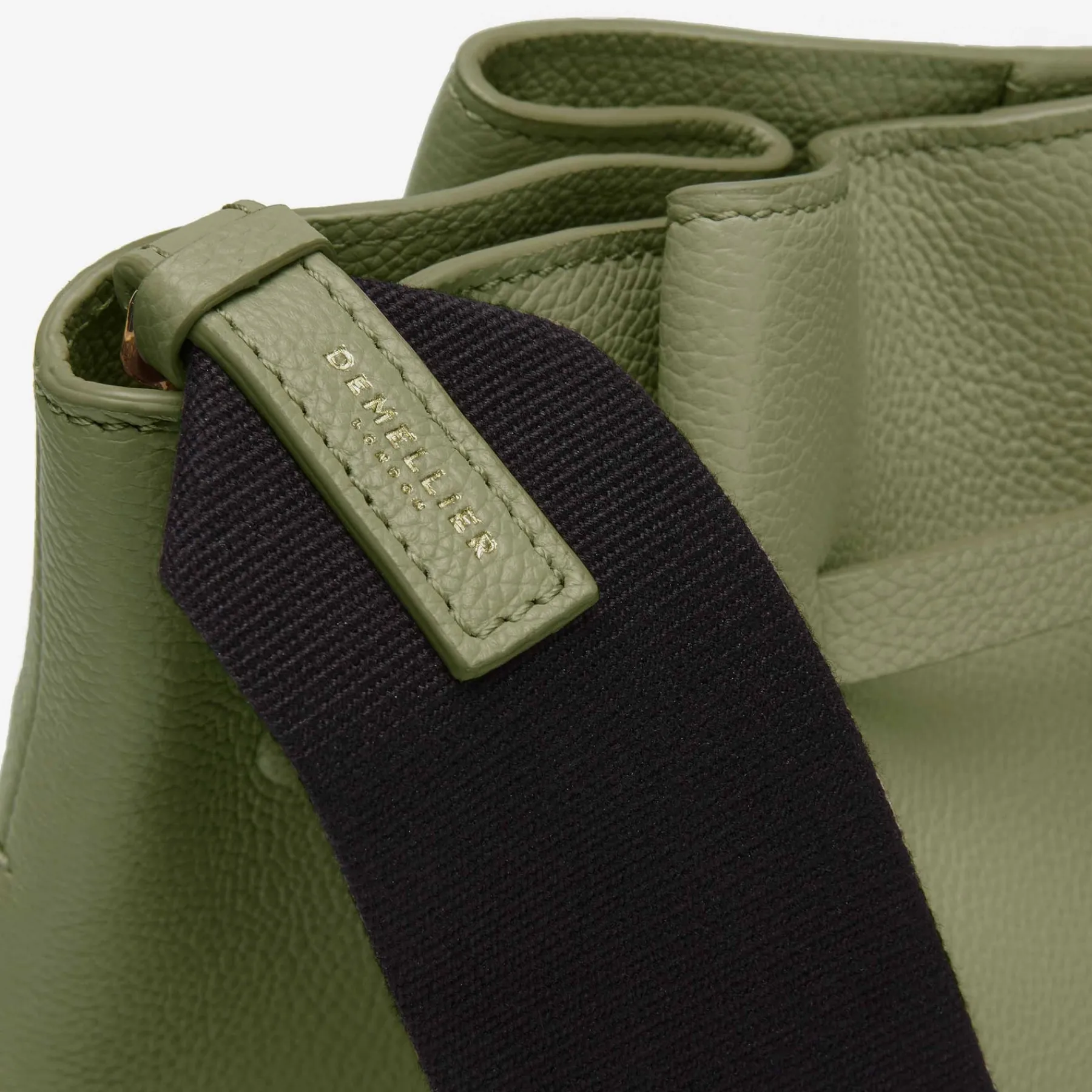 Discount DeMellier The New York Large Bucket Khaki Small Grain